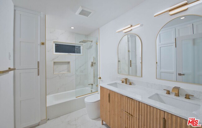 Building Photo - 645 Walther Way