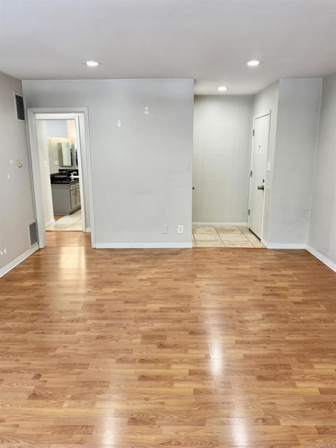 Building Photo - 1124 Sherbourne Dr