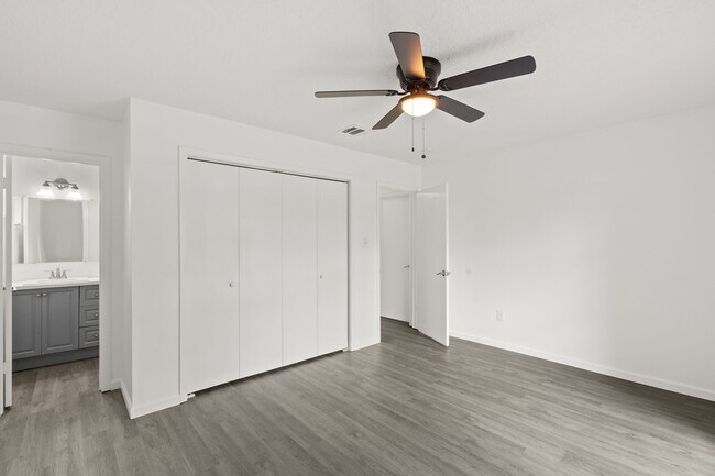 Building Photo - 16822 David Glen Dr