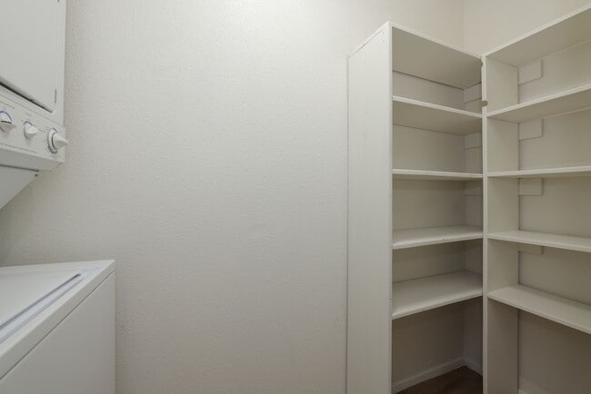 Building Photo - 14777 Wunderlich Dr