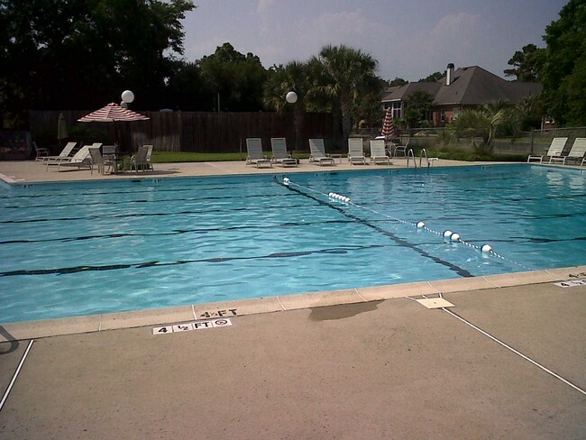 Building Photo - 4BD Home in Heart of Mt. Pleasant- Center Lake