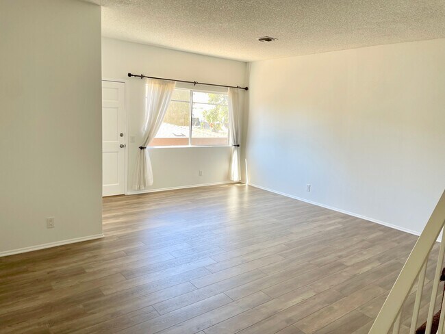 Primary Photo - 11862 Iowa Ave