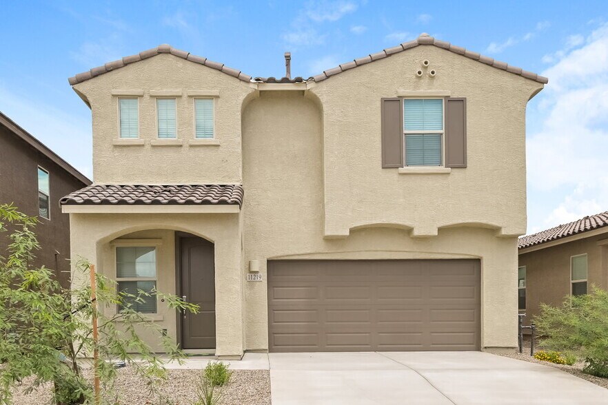 Primary Photo - 11219 S Weismann Dr