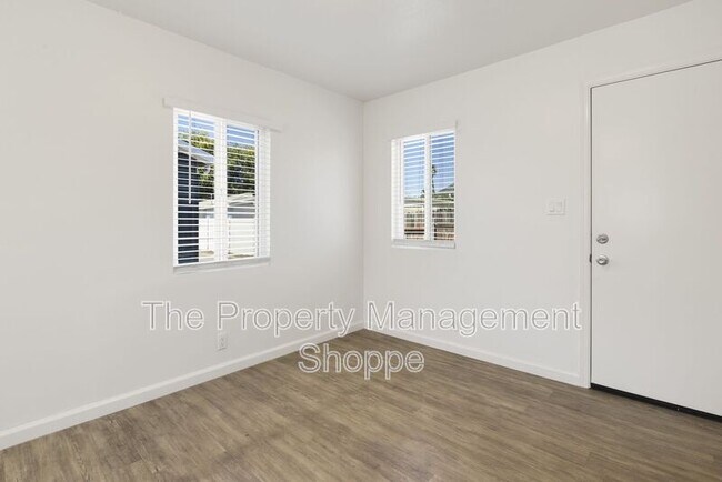 Building Photo - 4822 8th St