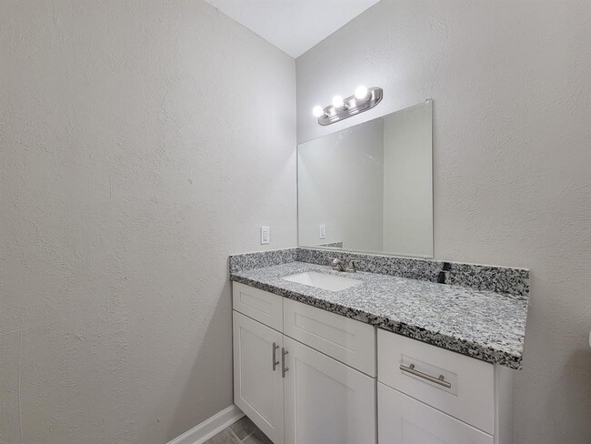 Building Photo - 4119 Holloway Dr