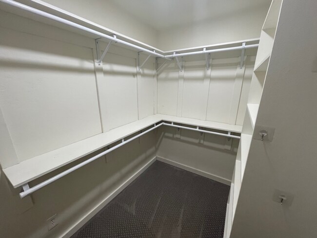 Building Photo - 30 E 300 N
