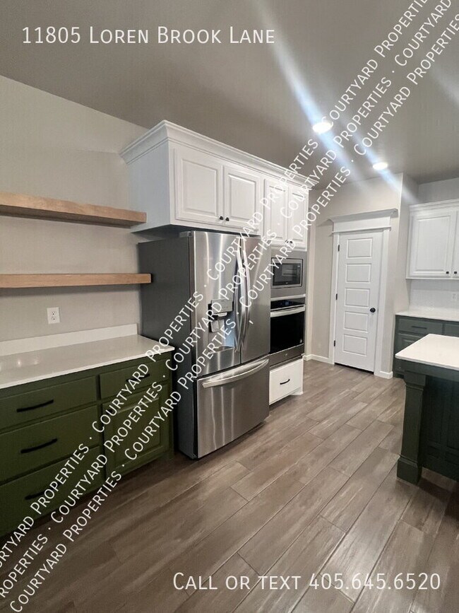 Building Photo - 11805 Loren Brook Ln