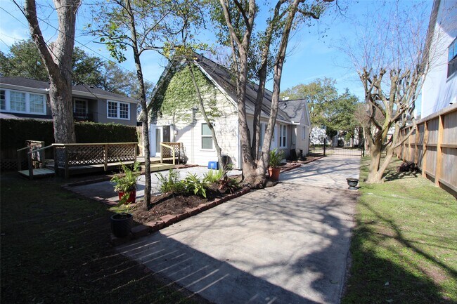 Building Photo - 3127 Rice Boulevard