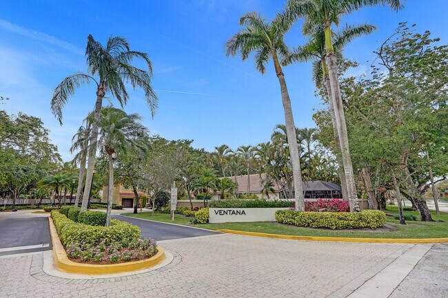 Building Photo - 9821 NW 5th Pl