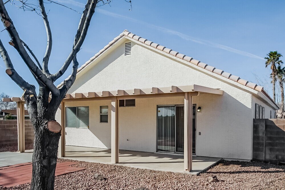 Building Photo - 4400 Sandhorse Ct