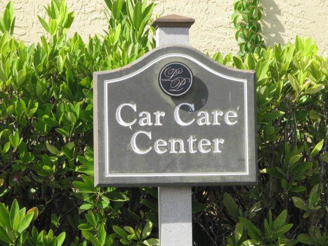 Building Photo - Las Palmas, one-bedroom first floor condo with garage!