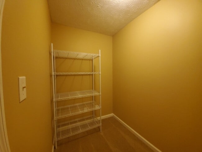 Building Photo - 102 Kennedy Dr