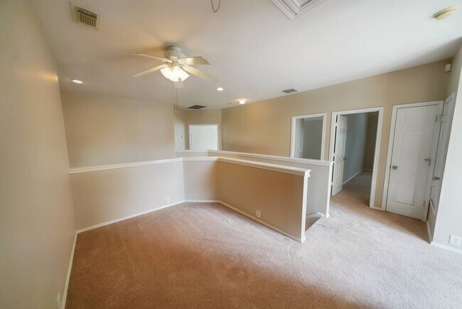 Building Photo - 4736 Green Bluff Dr