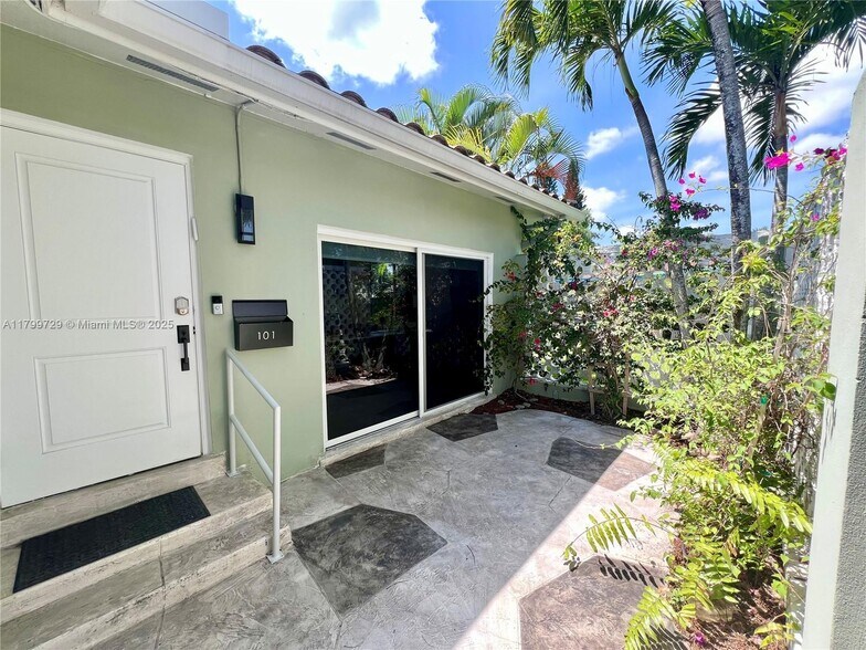 Primary Photo - 101 SW 58th Ave