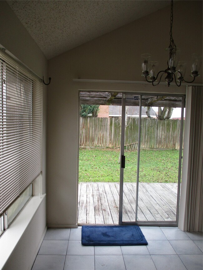 Building Photo - 4311 Daisy Meadow Dr