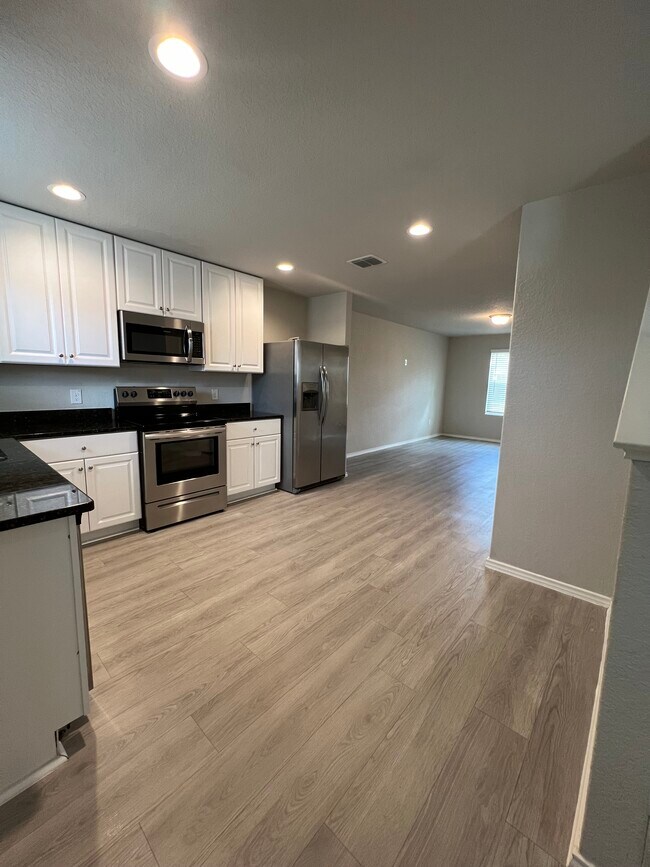 Building Photo - 5834 Machaela Trace
