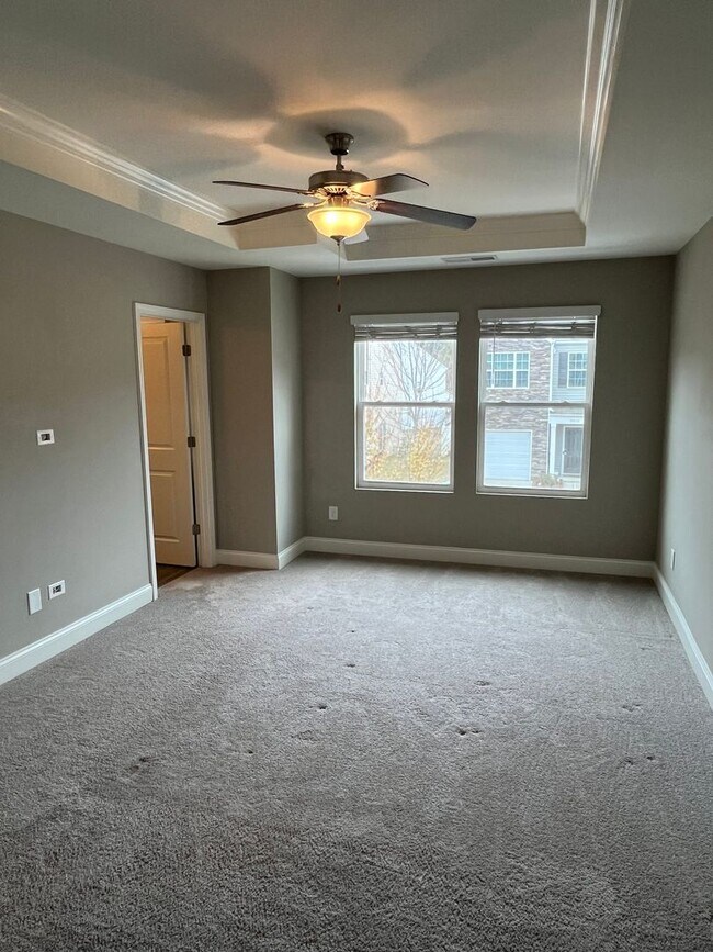Building Photo - Convenient 3 Bed Townhome near Harrisburg
