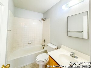 Building Photo - 115 McLennan Oak
