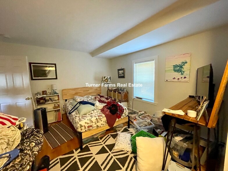 Building Photo - 42 Sewall St