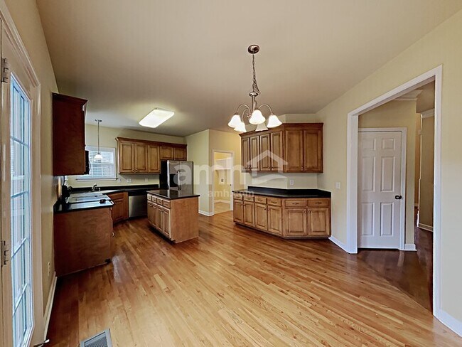 Building Photo - 2062 Keene Cir
