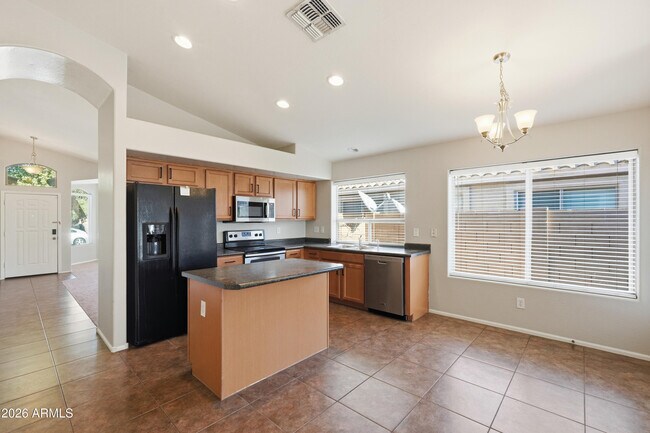 Building Photo - 40381 W Robbins Dr