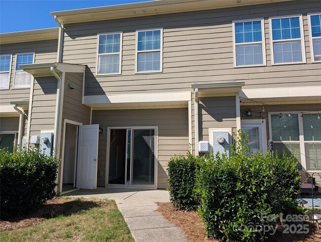 Building Photo - 2706 Tranquil Oak Pl
