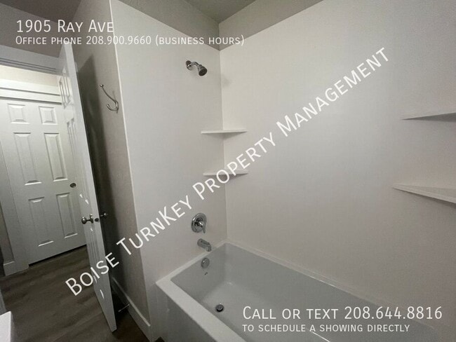 Building Photo - 1905 Ray Ave