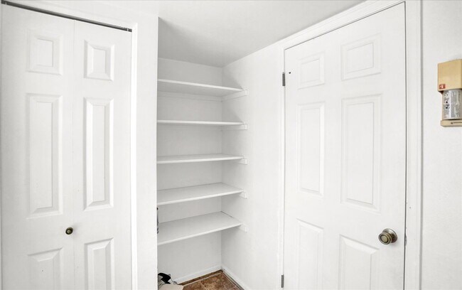 Building Photo - Cute 2 Bedroom 2.5 Bath Townhome in Cherry Creek Schools, 2 Reserved Parking Spots, Great Locatio...