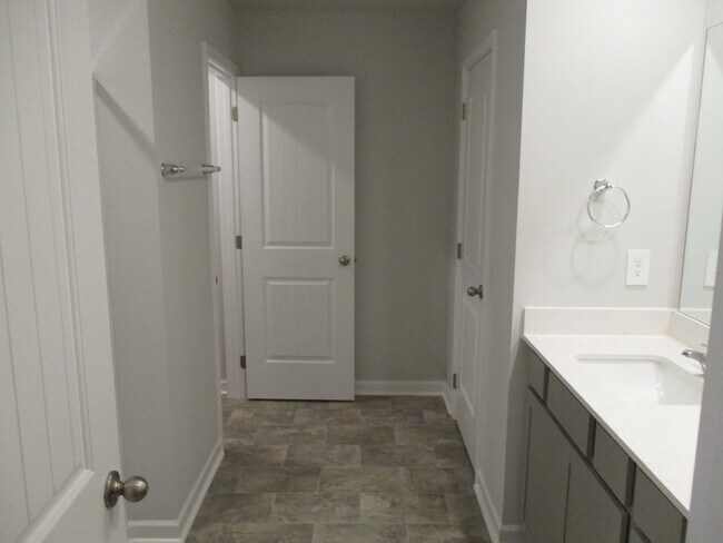 Building Photo - 515 Ferndale Pl