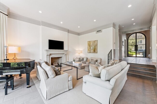 Building Photo - 7 Marilane St