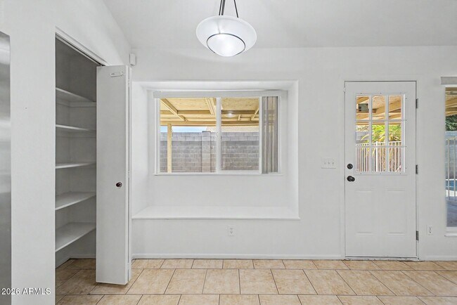 Building Photo - 7119 W Krall St