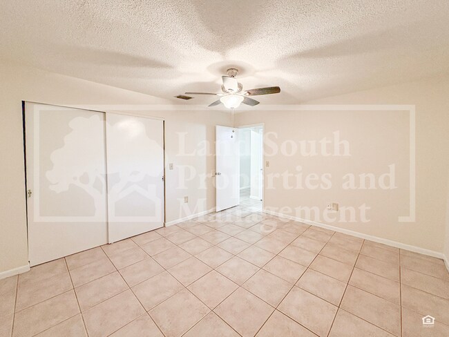 Building Photo - 4819 Fernery Ln