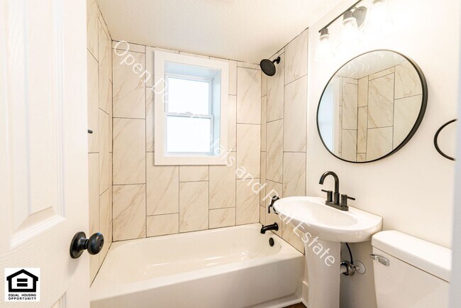 Building Photo - 1823 Griswold Dr