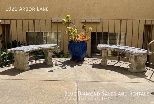 Building Photo - 1021 Arbor Ln