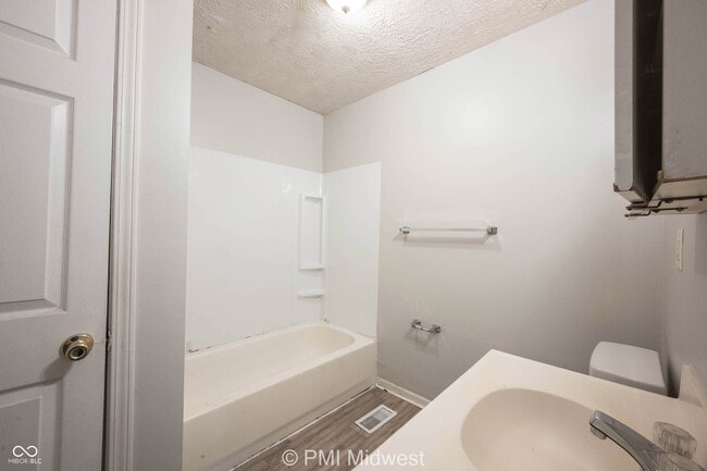 Building Photo - 4719 Calhoun St