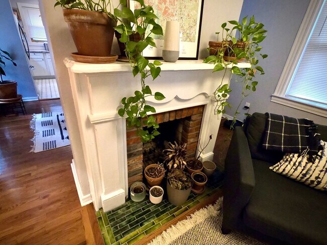 Building Photo - 5815-17 Holden St