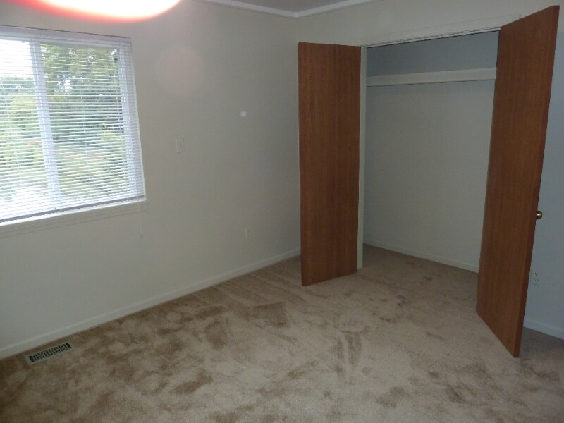 Building Photo - 11871 21 Mile Rd