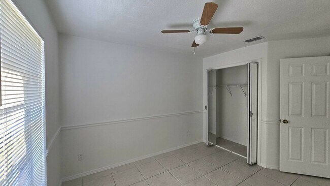 Building Photo - 2341 Palm Creek Ave