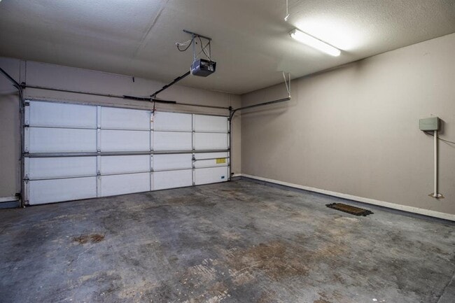 Building Photo - 504 Oakwood Blvd