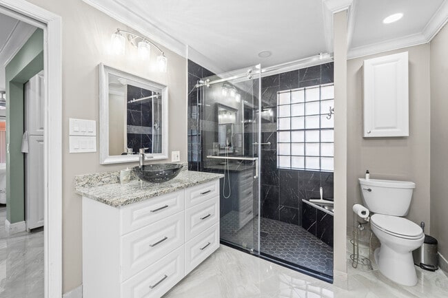 Building Photo - 9906 Harbour Lake Cir