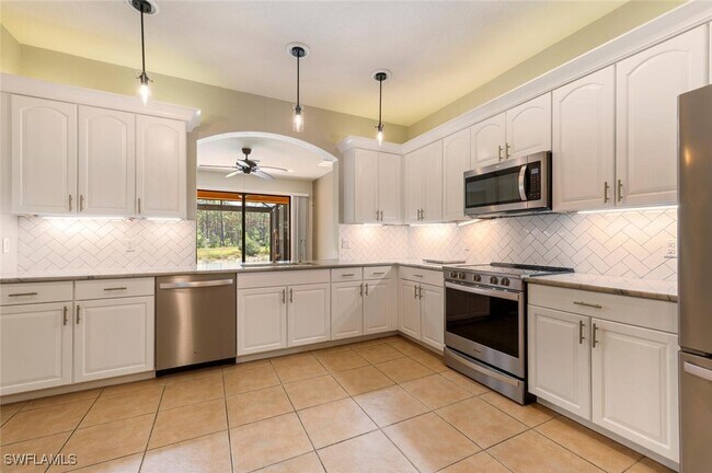 Building Photo - 9472 River Otter Dr