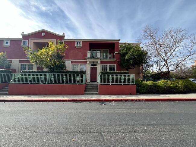 Building Photo - Groups Welcome! Nice Quiet Community One mile to downtown SLO