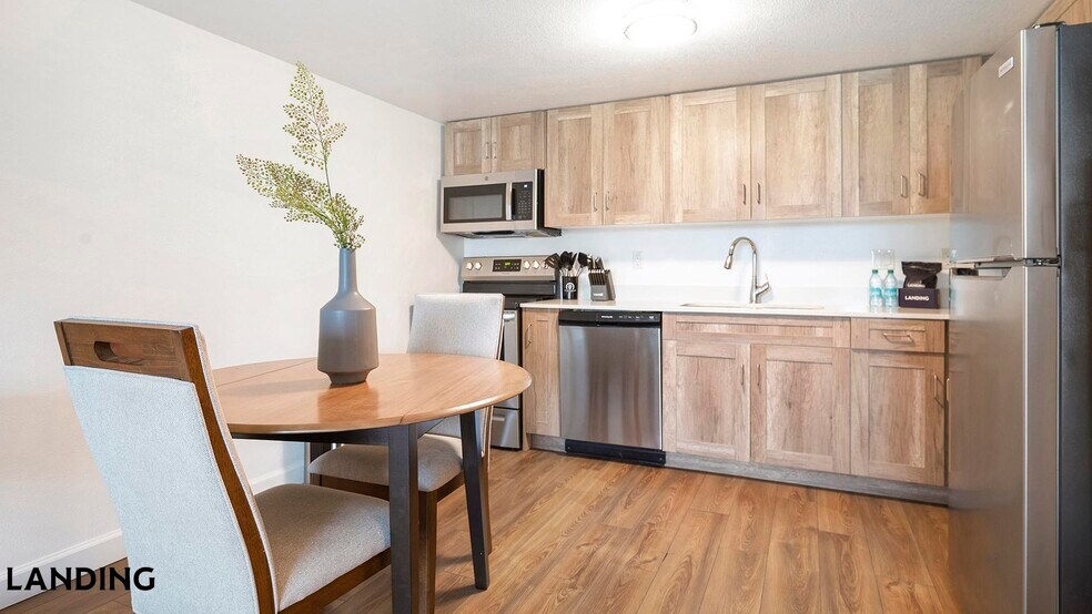 Building Photo - 2851 Maingate Village Cir