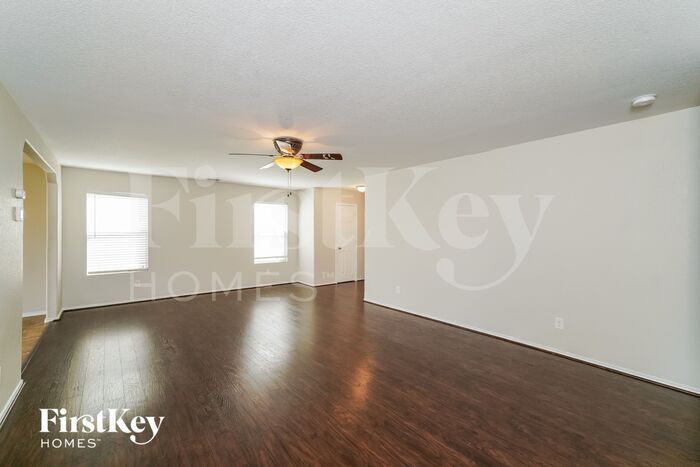 Building Photo - 9334 Maple Silver