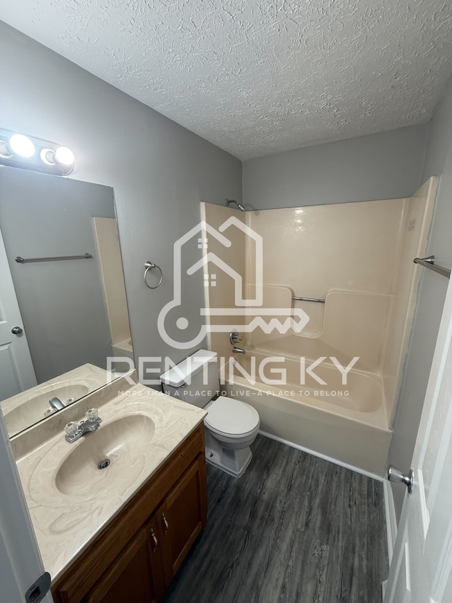 Building Photo - 1645 Foxhaven Dr