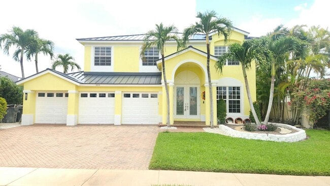 Building Photo - 1851 Corsica Dr