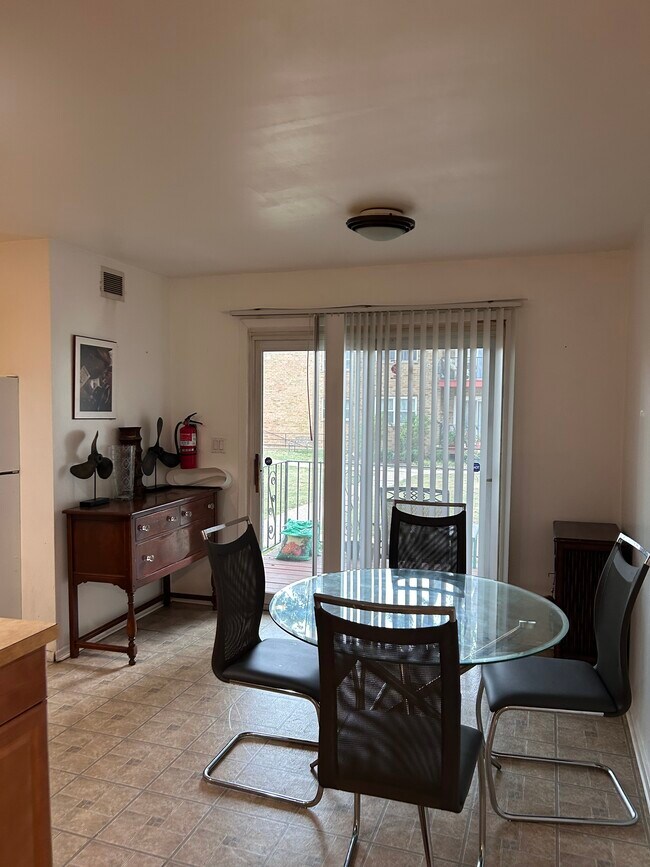 Building Photo - 57 Judson St