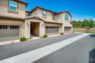 Building Photo - 40548 Birchfield Dr