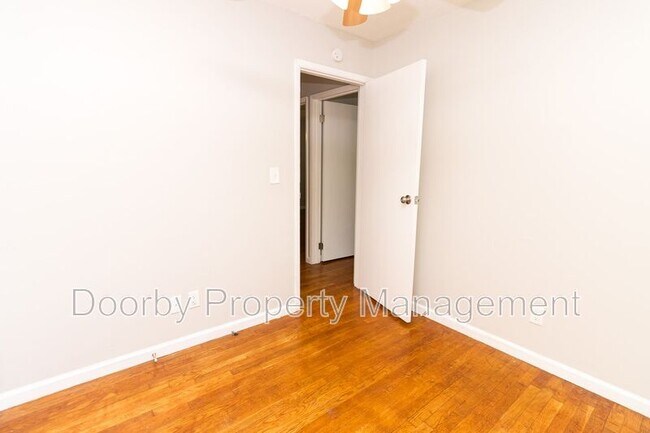 Building Photo - 7911 Hixson Pike