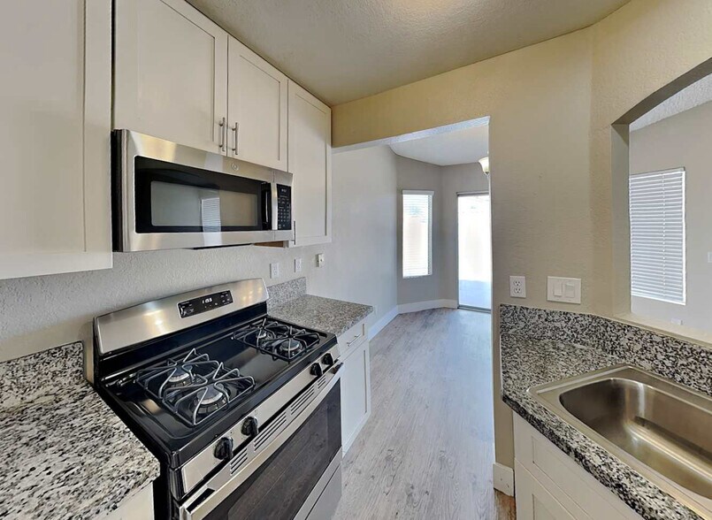 Building Photo - 1413 Braided Mane Cir